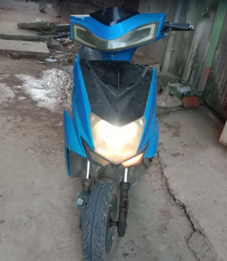 Electric scooty